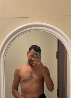Zayd - Male escort in Riyadh Photo 2 of 30