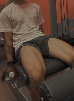 Zayd - Male escort in Riyadh Photo 13 of 30