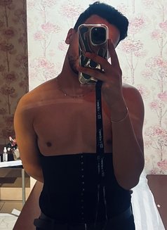 Zayd - Male escort in Riyadh Photo 16 of 30