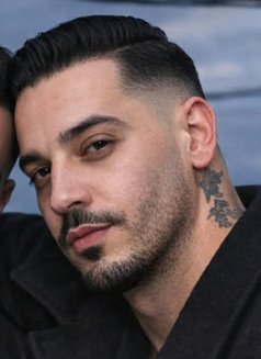 Zayen - Male escort in Tunis Photo 9 of 11