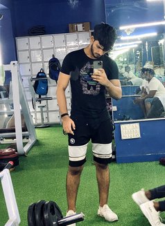 Zayn - Male escort in Kolkata Photo 5 of 7