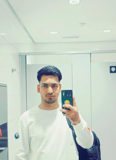 Zayn - Male escort in Kolkata Photo 8 of 17