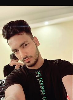 Zayn - Male escort in Kolkata Photo 10 of 17