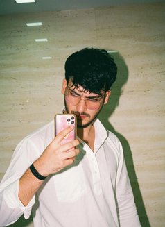Zayn - Male escort in Kolkata Photo 11 of 17