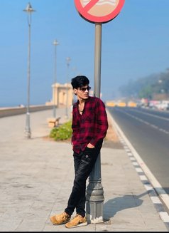 Zayn - Acompañantes masculino in Surat Photo 1 of 1