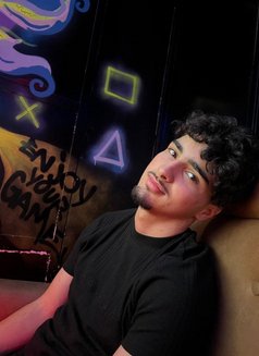 Zayn - Male escort in Abu Dhabi Photo 2 of 5