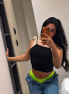 Zayouda - Transsexual escort in Riyadh Photo 2 of 5
