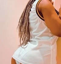 Zayra - puta in Riyadh