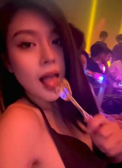 Zaza - escort in Guangzhou Photo 2 of 3