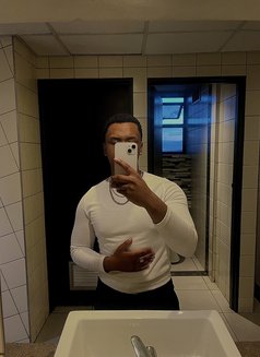 Zeandrey - Male escort in Johannesburg Photo 4 of 4