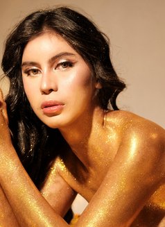 Zebbydom - Transsexual escort in Singapore Photo 3 of 8