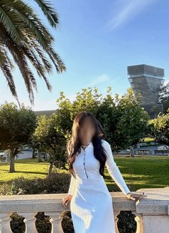 Zee - escort in Abu Dhabi Photo 4 of 9