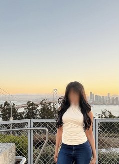 Zee - escort in Dubai Photo 7 of 11