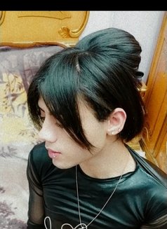 Zee - Male escort in Cairo Photo 1 of 3