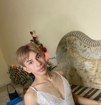 Zeena - adult performer in Al Sohar