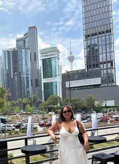 Zeeta - escort in Bali Photo 3 of 4