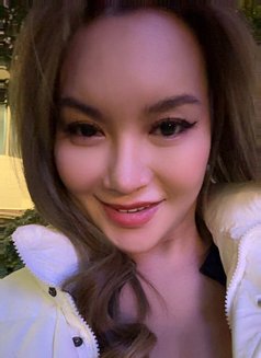 ZEFANIA JUST ARRIVED - puta in Tokyo Photo 13 of 13