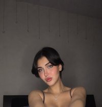 Zein - Intérprete transexual de adultos in Beirut Photo 1 of 5