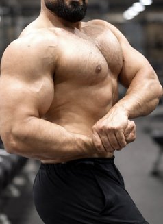 Zein - Male escort in Dubai Photo 2 of 3