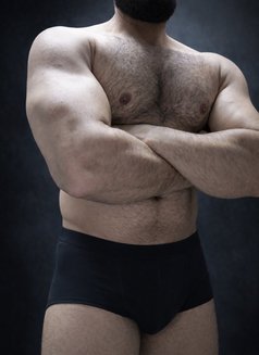 Zein - Male escort in Dubai Photo 2 of 3