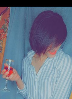 Zeina - Male escort in Cairo Photo 2 of 9