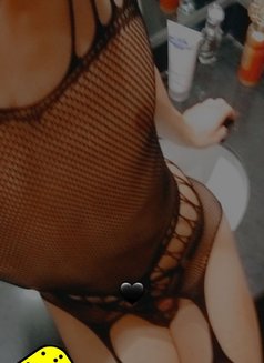 Zeina - Male escort in Cairo Photo 6 of 9
