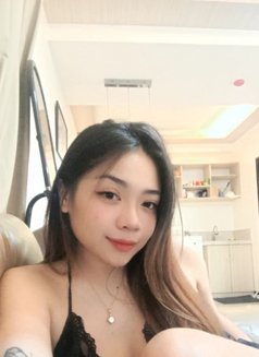 Zen - escort in Manila Photo 4 of 9