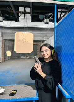 Zen - escort in Manila Photo 5 of 9