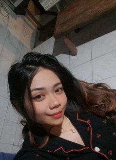 Zen - escort in Manila Photo 6 of 9