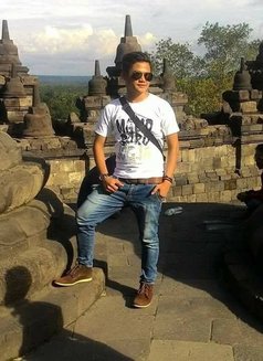 Zen Manly - Male escort in Bali Photo 2 of 7