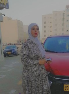 Zenab - escort in Muscat Photo 2 of 2
