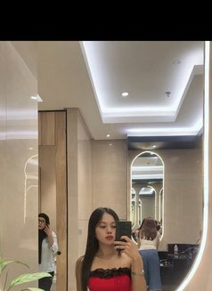 Zynn - escort in Manila Photo 1 of 4