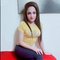 Zeni Model - puta in Sharjah