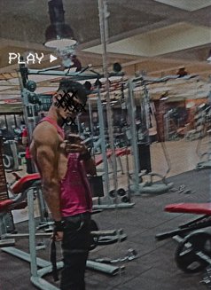 Zenin - Male escort in Cairo Photo 9 of 14