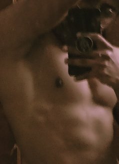 Zenin - Male escort in Cairo Photo 12 of 14