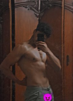 Zeninx - Male escort in Cairo Photo 5 of 7