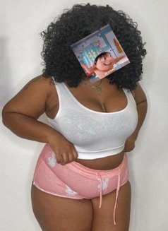 Zephyr - escort in Lomé Photo 2 of 3