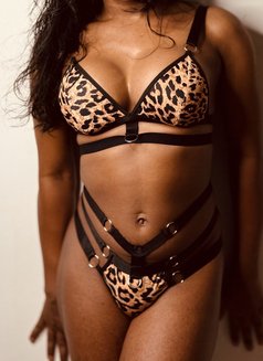 Zera celin - Transsexual escort in Kochi Photo 4 of 5
