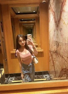 Zera - Transsexual escort in Jakarta Photo 14 of 16
