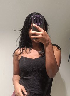 Zerah - Transsexual escort in Kochi Photo 7 of 8