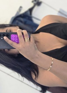 Zerah - Transsexual escort in Kochi Photo 8 of 8