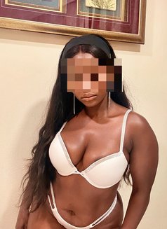 Zerah - escort in Singapore Photo 5 of 9