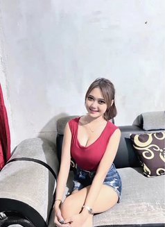 Zeva - Intérprete de adultos in Jakarta Photo 1 of 5