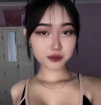 Zeva - Intérprete de adultos in Jakarta