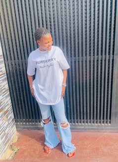 Zeya - escort in Guwahati Photo 1 of 5