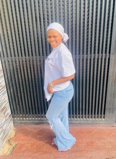 Zeya - escort in Guwahati Photo 3 of 5