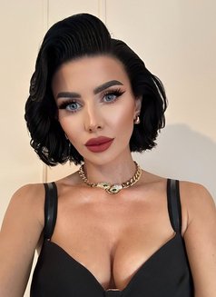 Zeya - escort in Hong Kong Photo 1 of 11