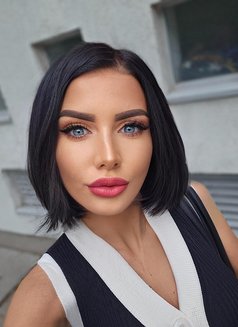 Zeya - escort in Hong Kong Photo 9 of 11