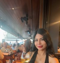 Zeyanaaa - puta in Mumbai