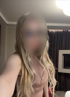 Karina - puta in Ankara Photo 4 of 5